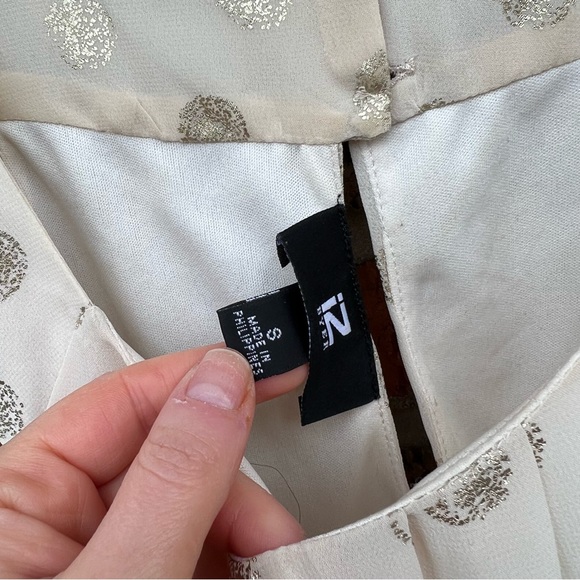 IZ Byer Peach Pink and Gold Polka Dot Chiffon Cut In Halter Halter Tank Top - Picture 4 of 4